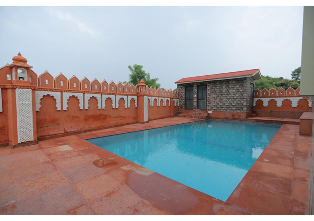 Hotel Raha Udaipur Bagian luar foto